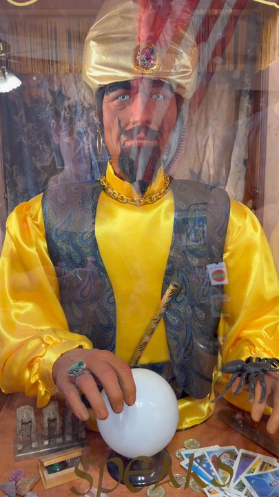 Munchie's - Zoltar - Candy Stores Near Me - Sacramento, California