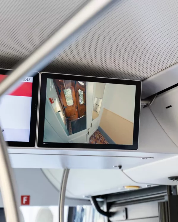 2560x3200px-bfh-passengertv