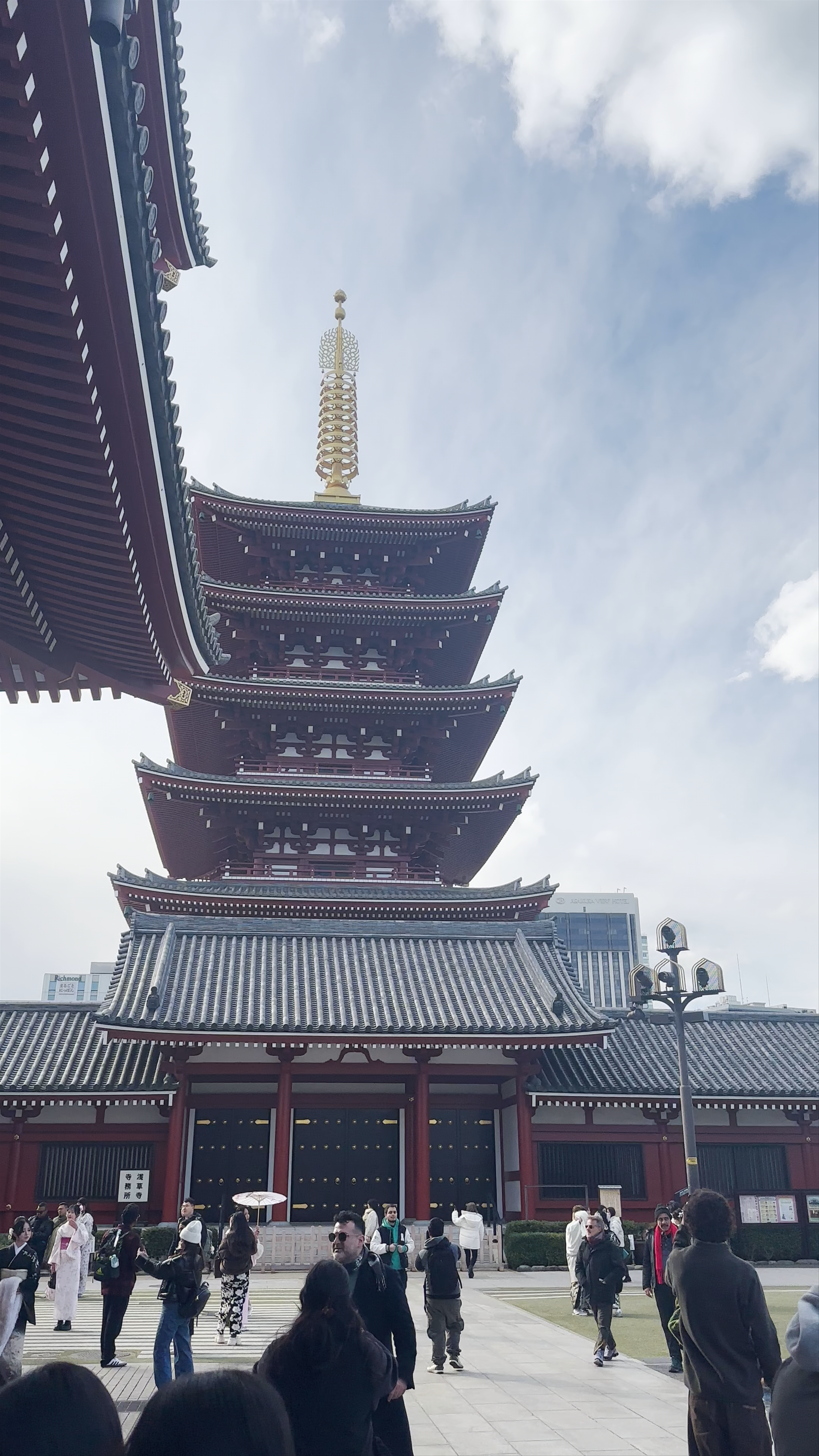 Senso-ji Temple Ishii Baku monument