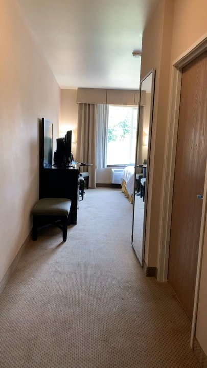 Holiday Inn Express & Suites Sequim - Basic room- good size and clean - Hotels Near Me - Sequim, Washington