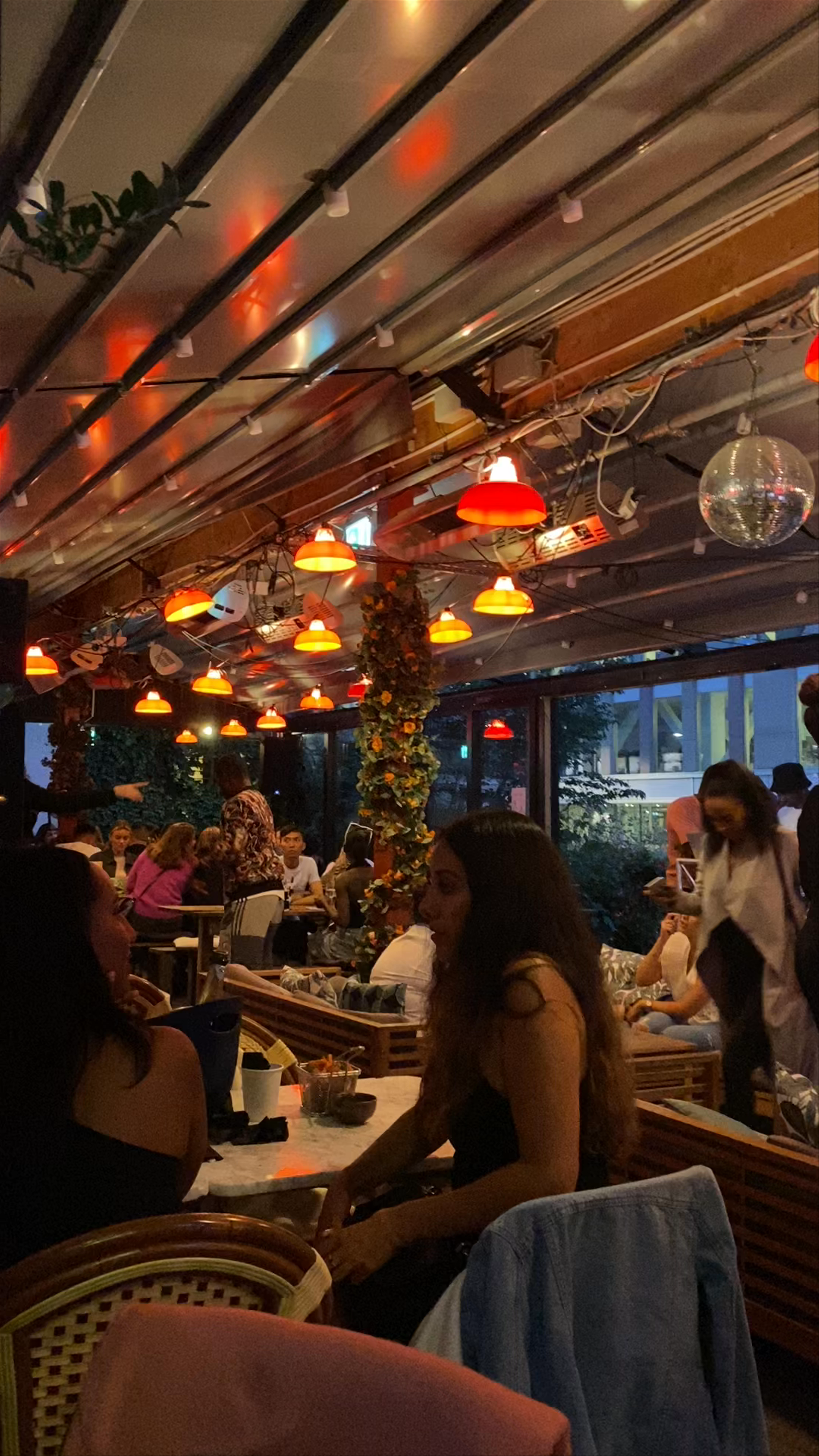 EAT Market, Mood gallerian