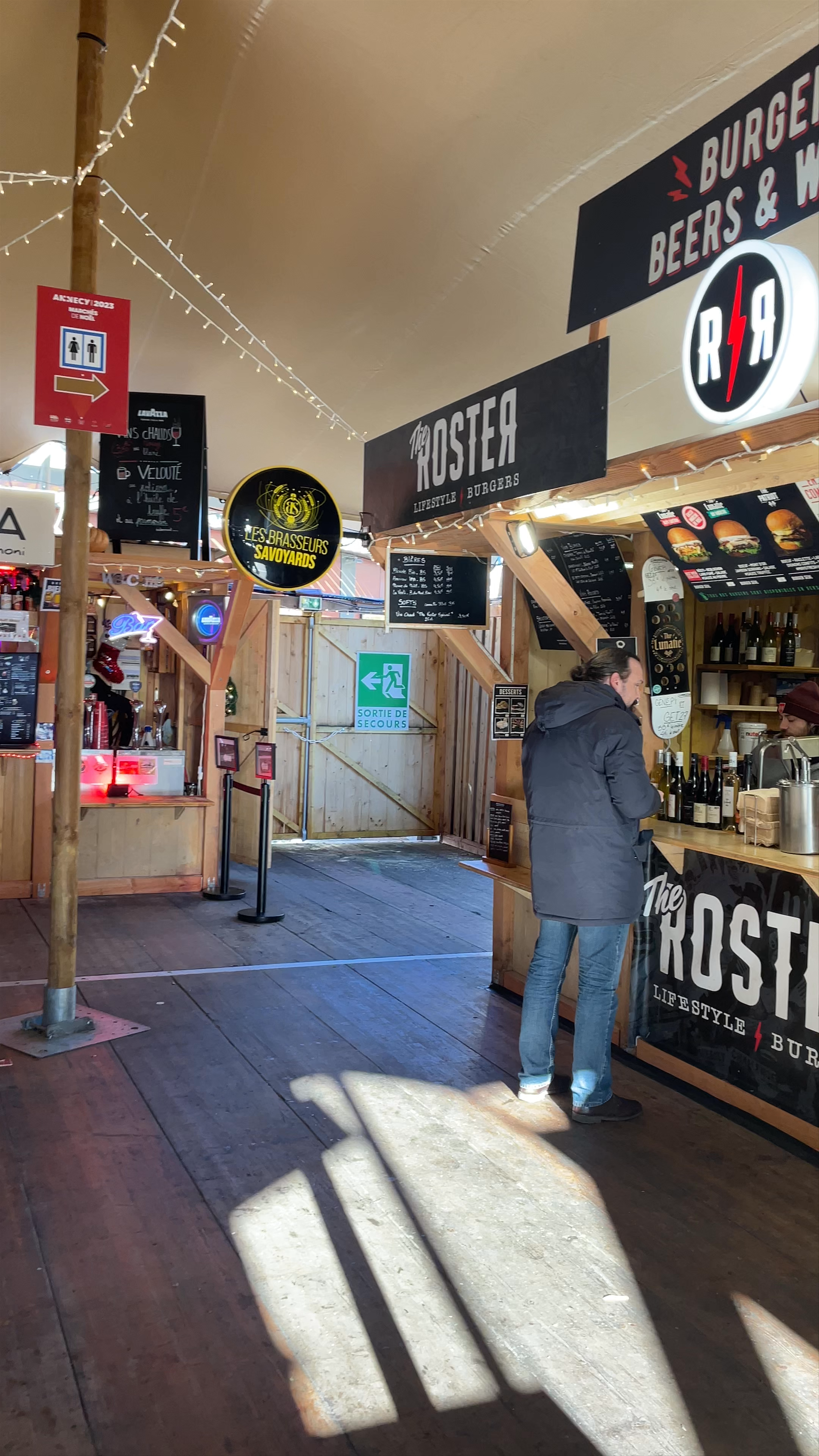 Marche de noel Annecy - Village des Alpes