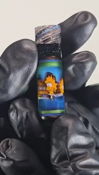 Preview pic of Conversion Glass Lisa Simpson Glass Tip