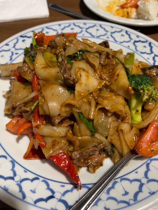Sisters Thai Kitchen - Drunken noodles with beef - delicious! - Thai Near Me - Roseville, California
