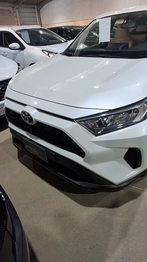 تويوتا راف فور LE 2022