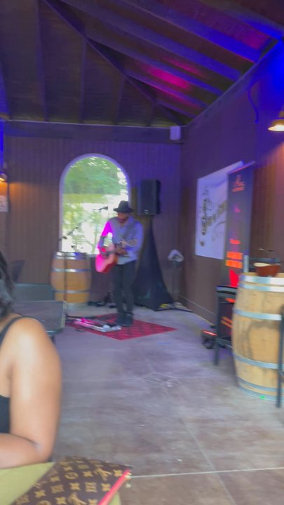 Saviana Winery - Views of Live Music on a Saturday - Wineries Near Me - Cedar Hill, Texas