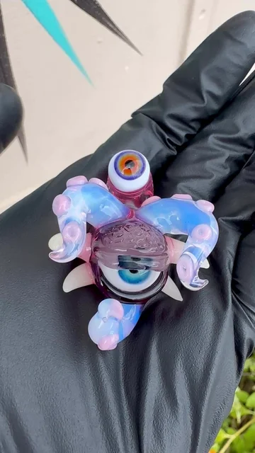 Preview pic of Salt pendant
