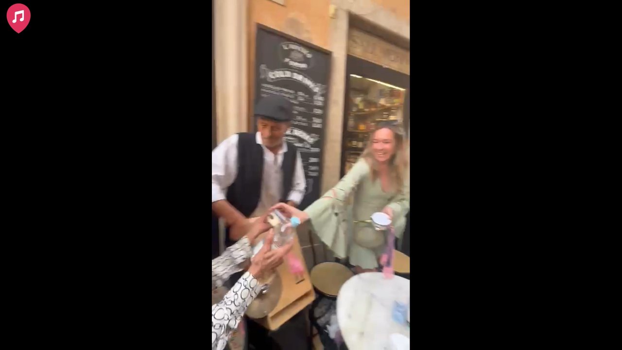 Capital Folk - Surprise Performance - video 4