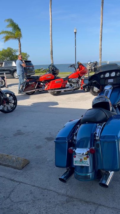 Earl's Hideaway Lounge - Lounges Near Me - Sebastian, Florida