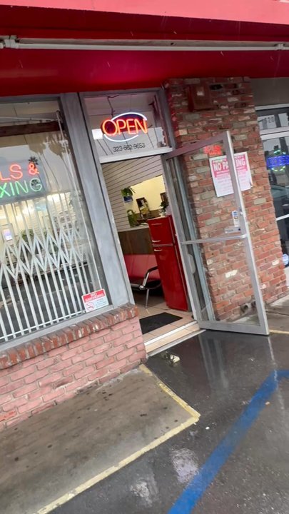 Ar2ro Barber Spot - Barbers Near Me - Los Angeles, California