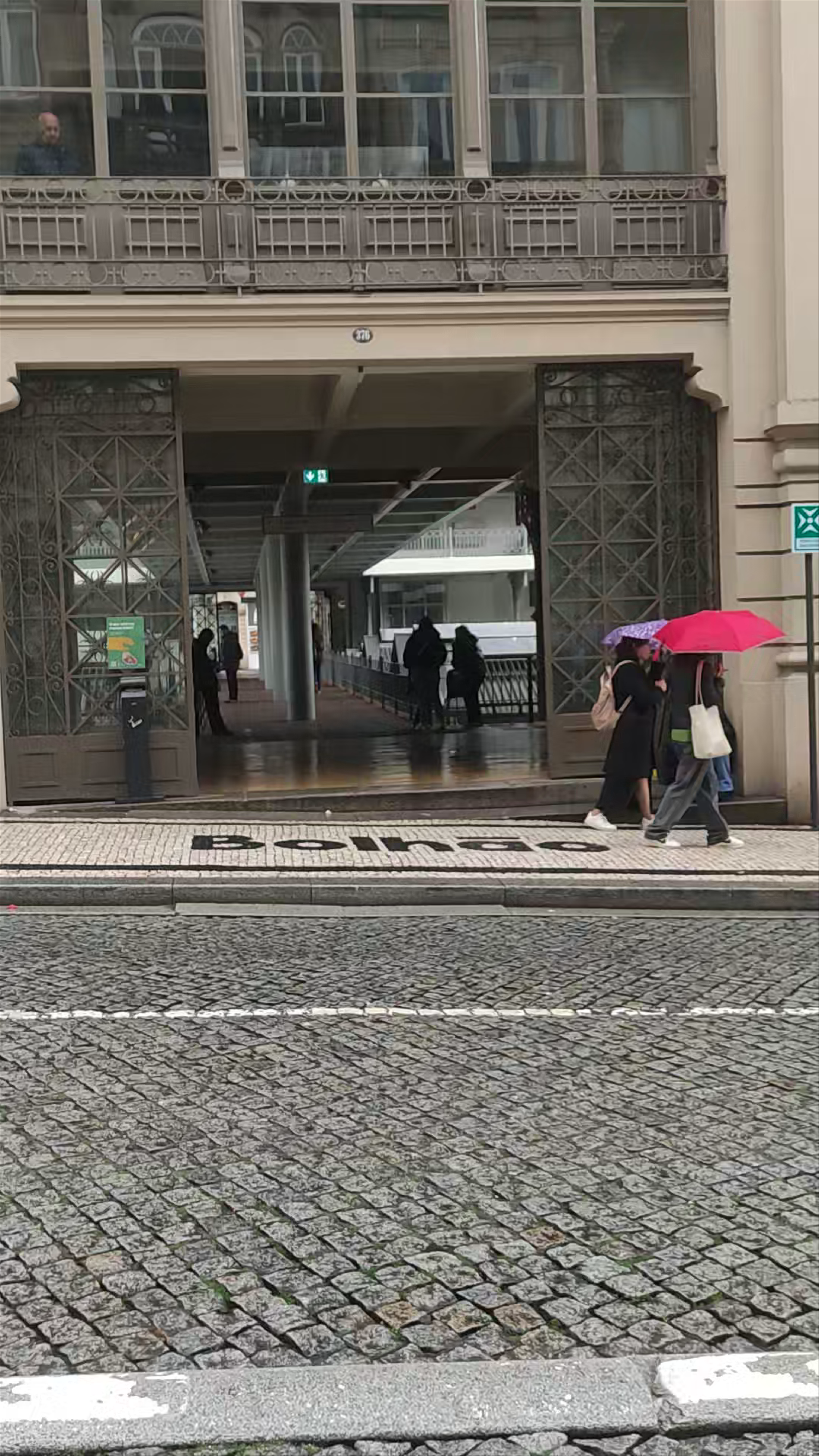 Mercado do Bolhão: Iconic Market Experience in Porto, Portugal