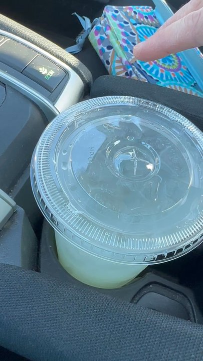 Greer's Burger Garage - Lid doesn't fit & just sits on the cup - Burgers Near Me - Dover, Pennsylvania