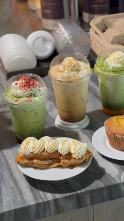 Social Grounds - Strawberry Matcha, Caramel cream top latte, and peach matcha.  Pastries : Caramel cream croffle  Pineapple Cheesecake muffins - Coffee & Tea Near Me - Seattle, Washington