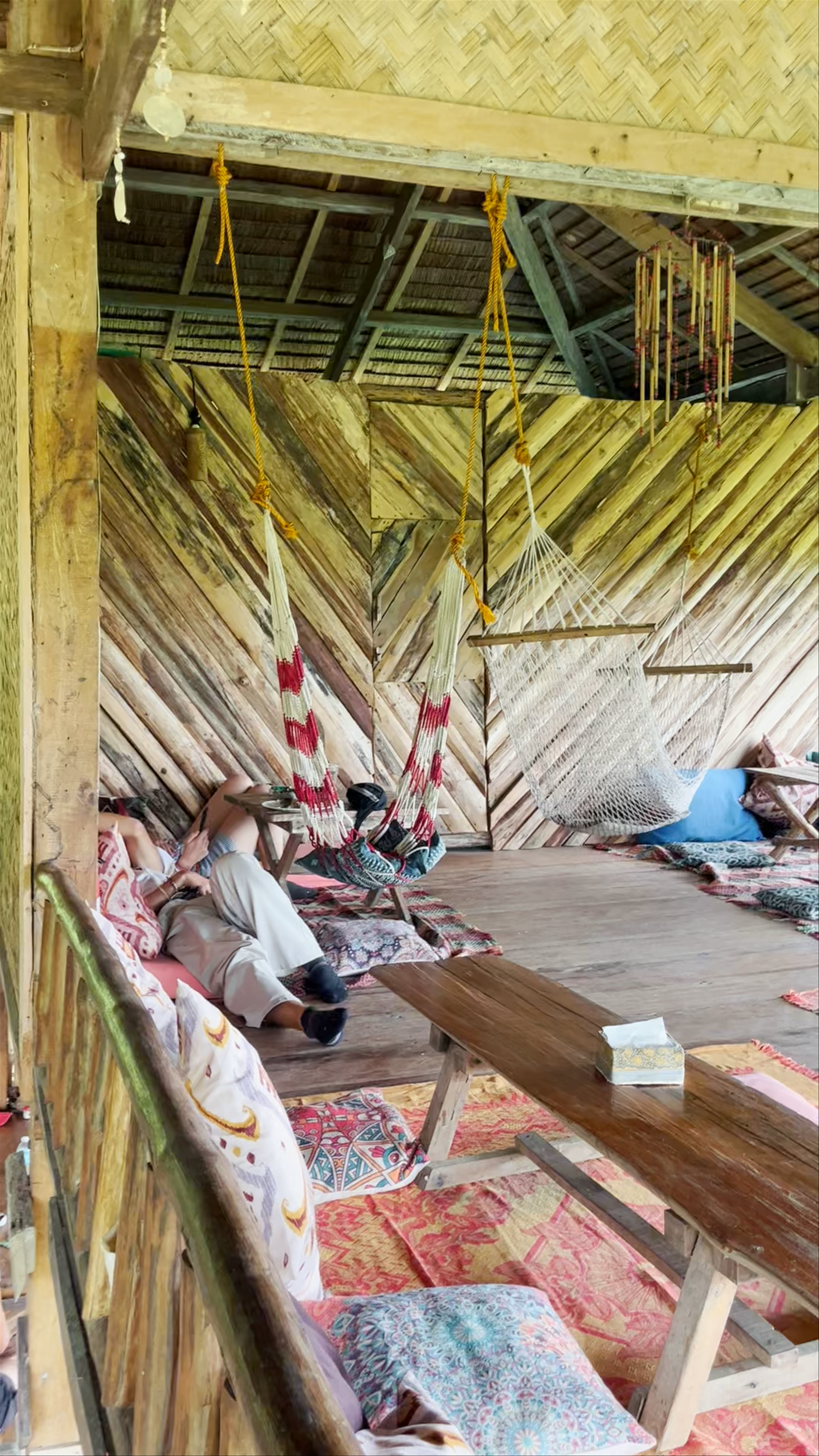 Jungle Bar Retreat: Rustic Relaxation in Palawan's Green Haven