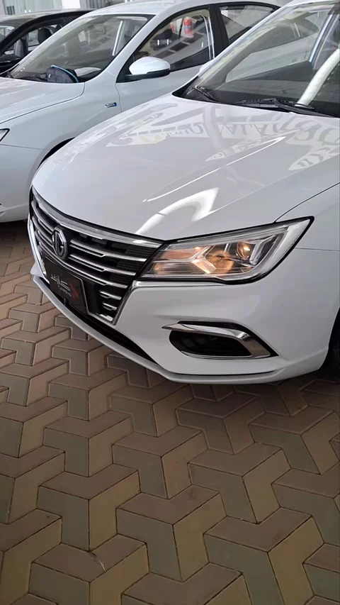 ام جي 5 STD 2023