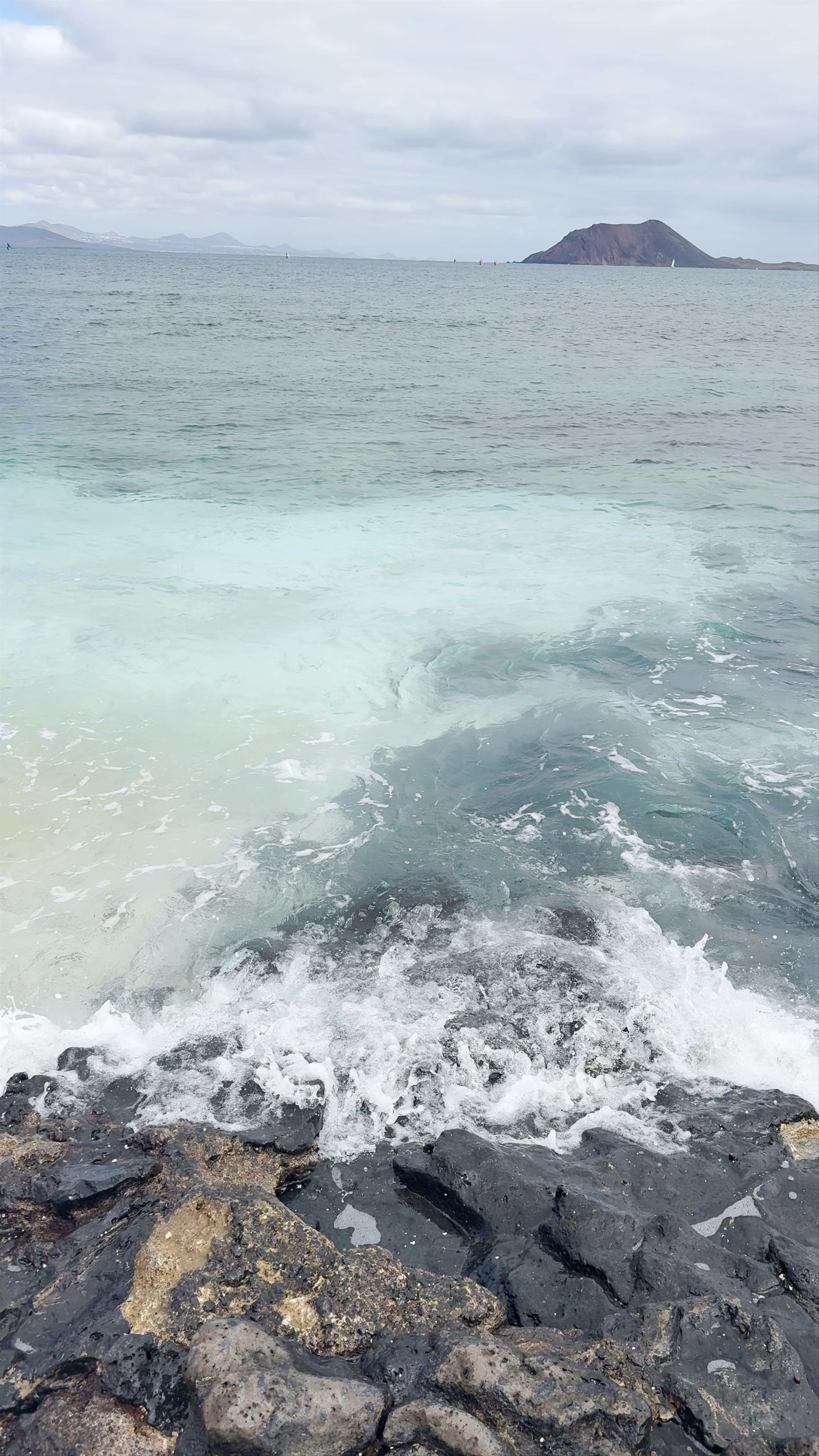 Playa Bajo del Medio: A Coastal Escape in Corralejo, Spain