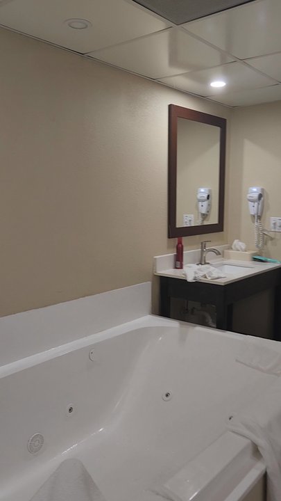 Quality Inn - Dripping of ice cold water from ac above, on your head as you try to enjoy a soak in the hot tub. - Hotels Near Me - Ebensburg, Pennsylvania
