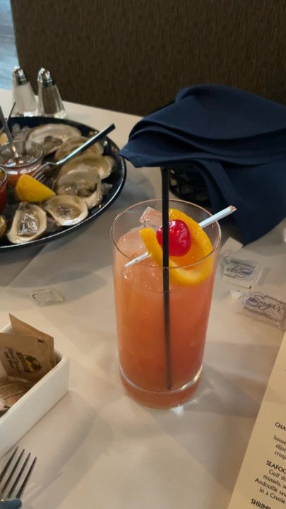 Leo's - Seafood Near Me - Grand Rapids, Michigan