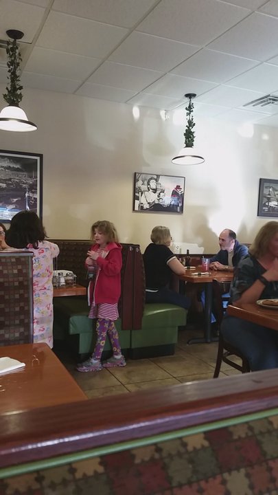 Pizza Palace - Hugh place and nearly full. - Pizza Near Me - Plattsburgh, New York