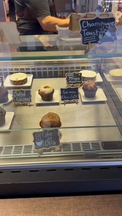 Max's Cakes - Cupcake options - Custom Cakes Near Me - Hayward, California