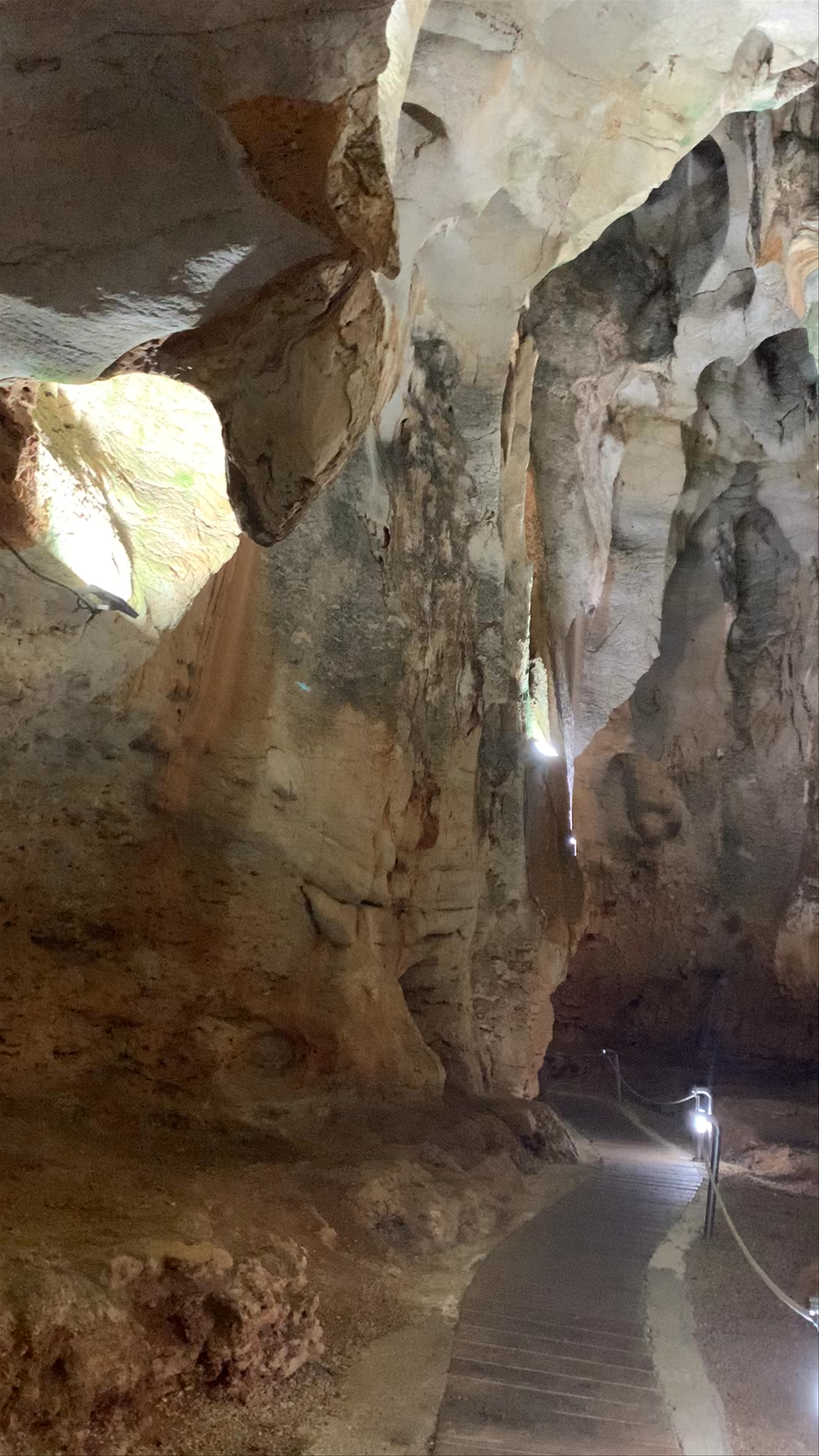 Cueva De Las Calaveras Alicante