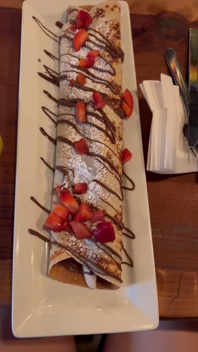 Figaro Dessert Cafe - Nutella Crepe with strawberry and banana - Gelato Near Me - San Diego, California
