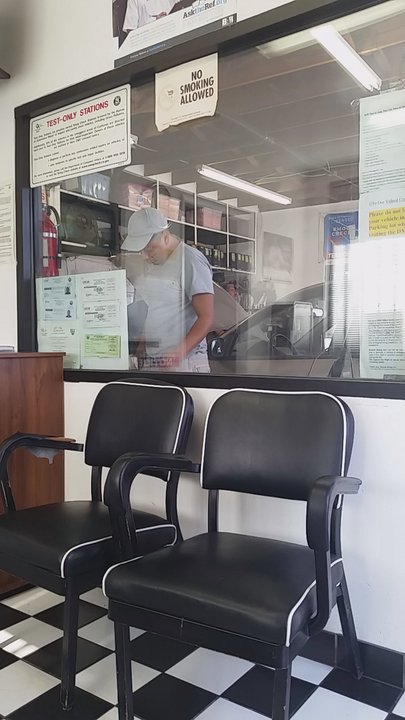 Rocket Smog  - Inside of lobby. Pass or free retest! - Smog Check Stations Near Me - Los Angeles, California