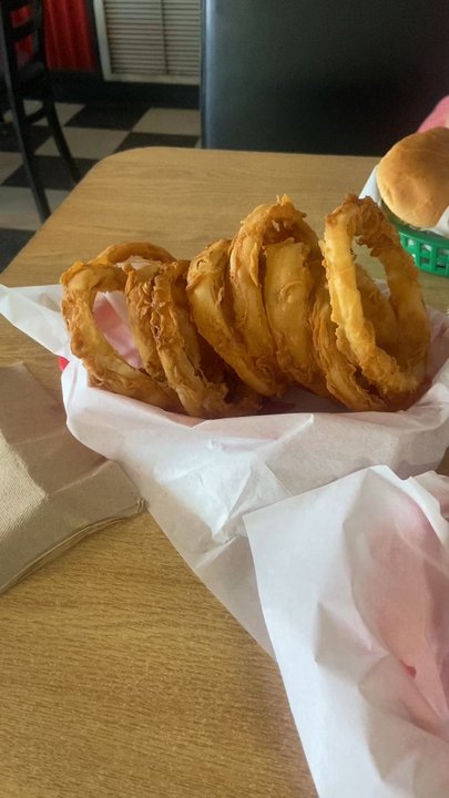 The Hop - Food was great. Onion rings were the best. Everything came out tasty. - American Near Me - Coldspring, Texas