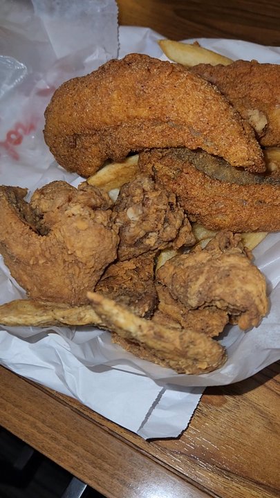 Harold’s Chicken - My delicious combination of food. - Chicken Wings Near Me - Phoenix, Arizona