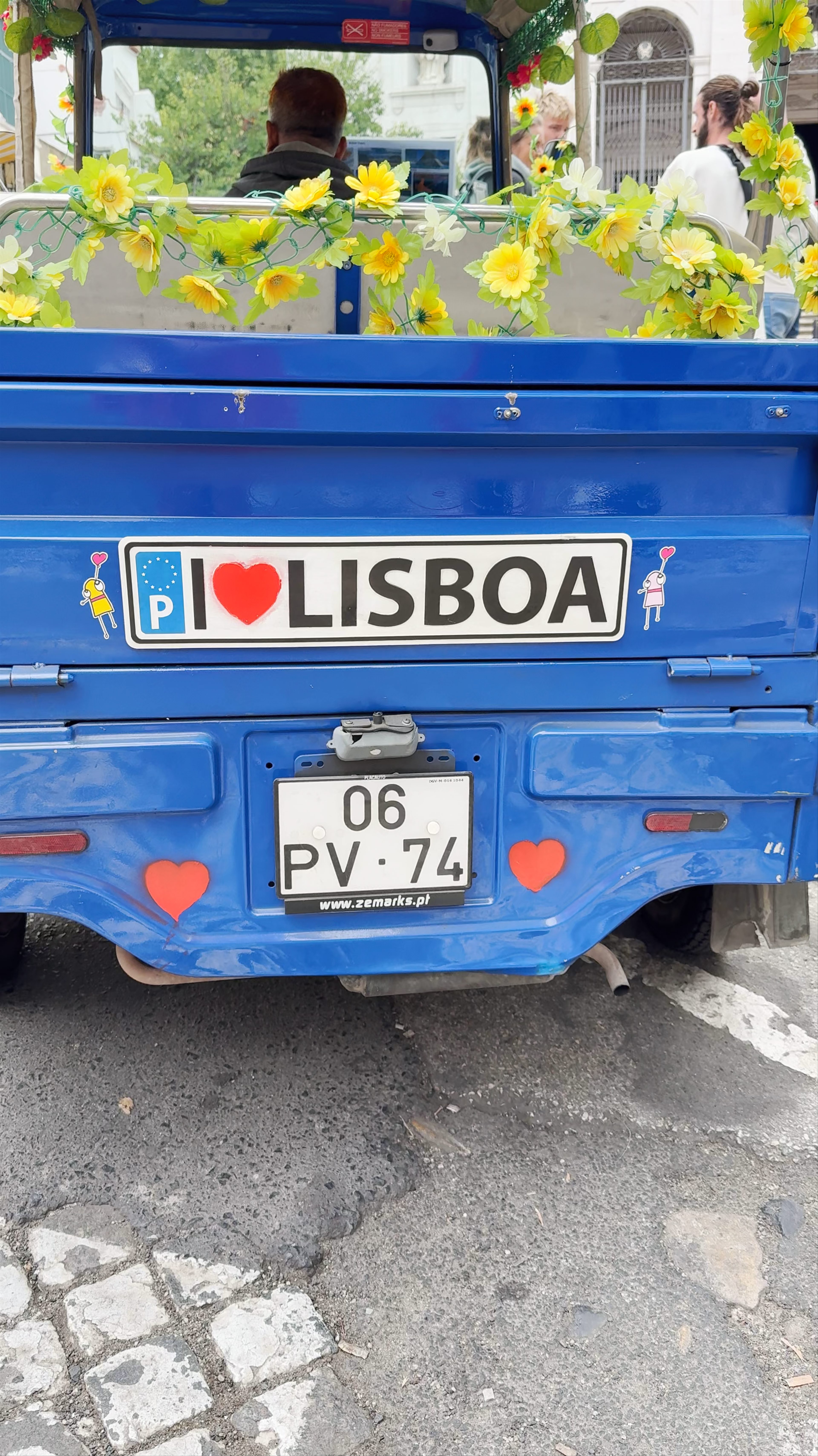 Colorful Tuk-Tuks and Historic Charm in Lisbon's São Vicente de Fora