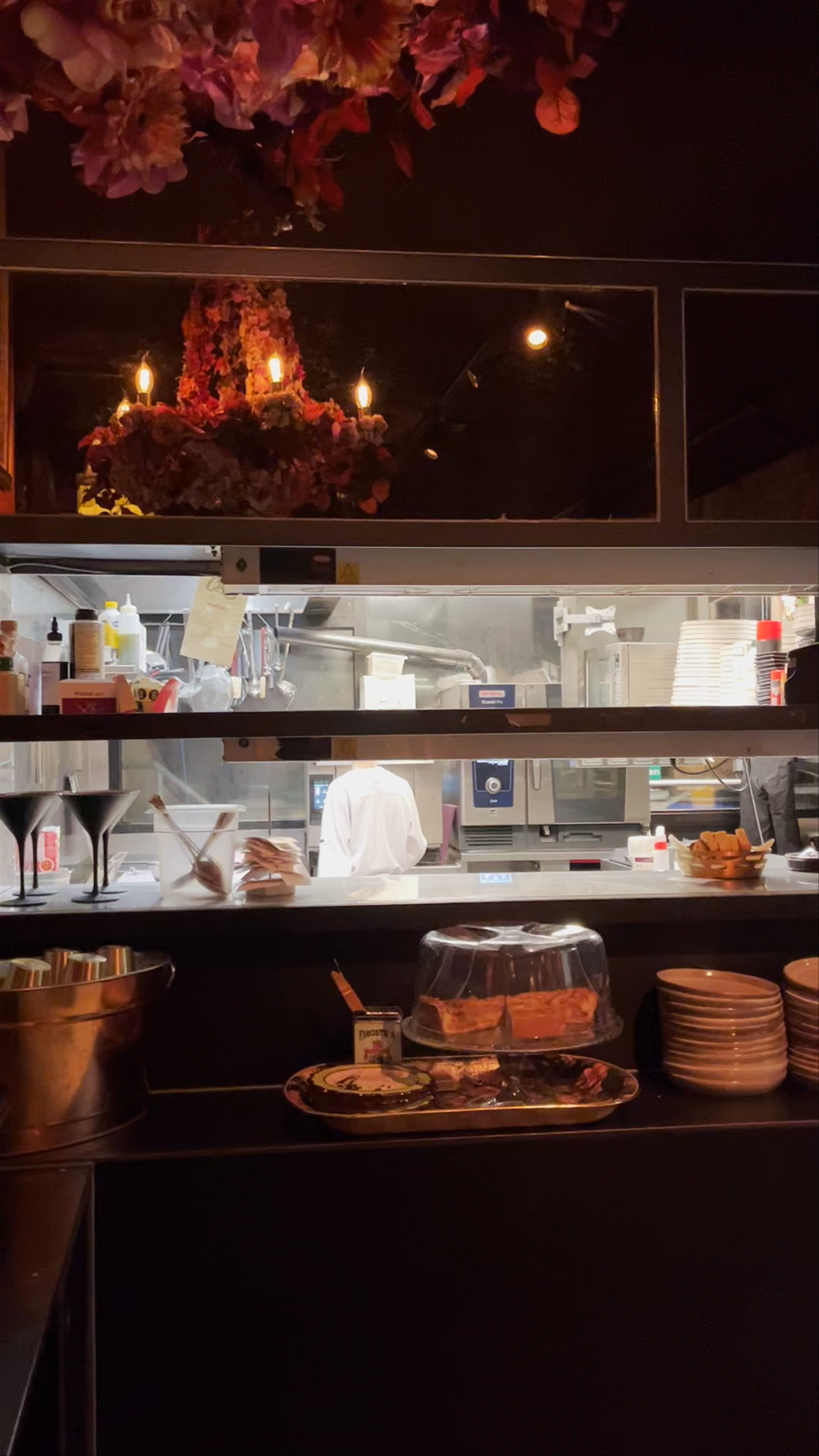 Cozy Evening at Café Claire in Utrecht's Neude District