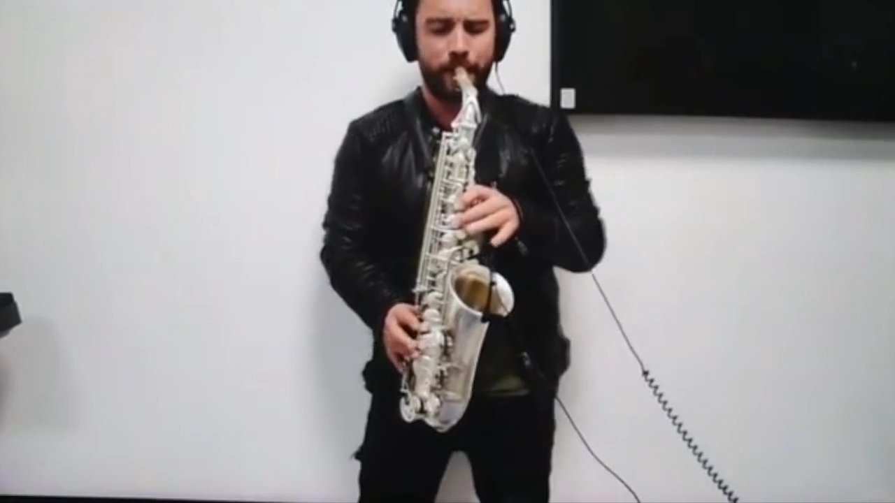 The Milan Saxophonist - Sample - video