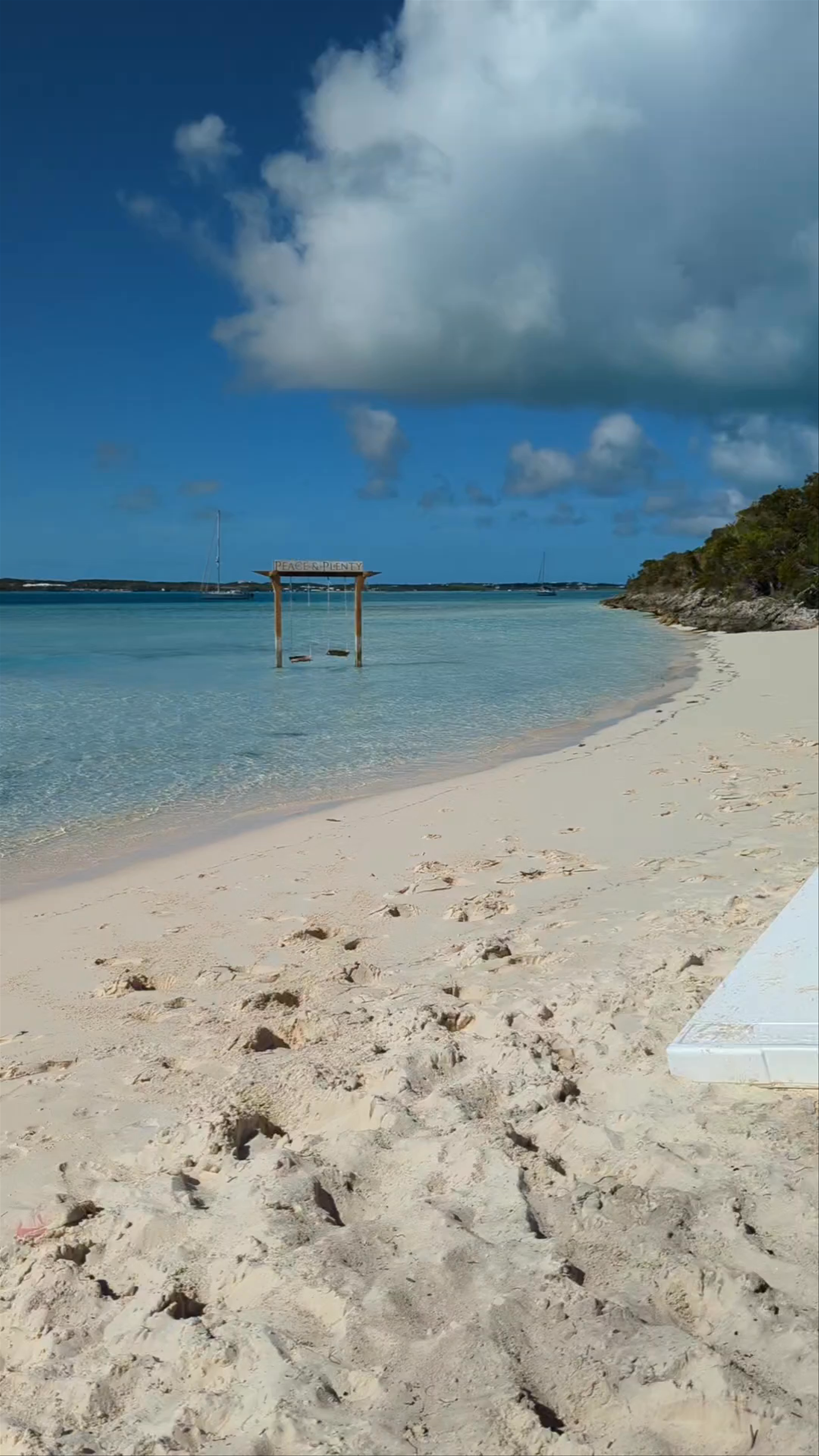 Peace & Plenty Beach Club