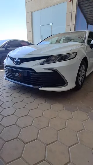 تويوتا كامري LE 2023
