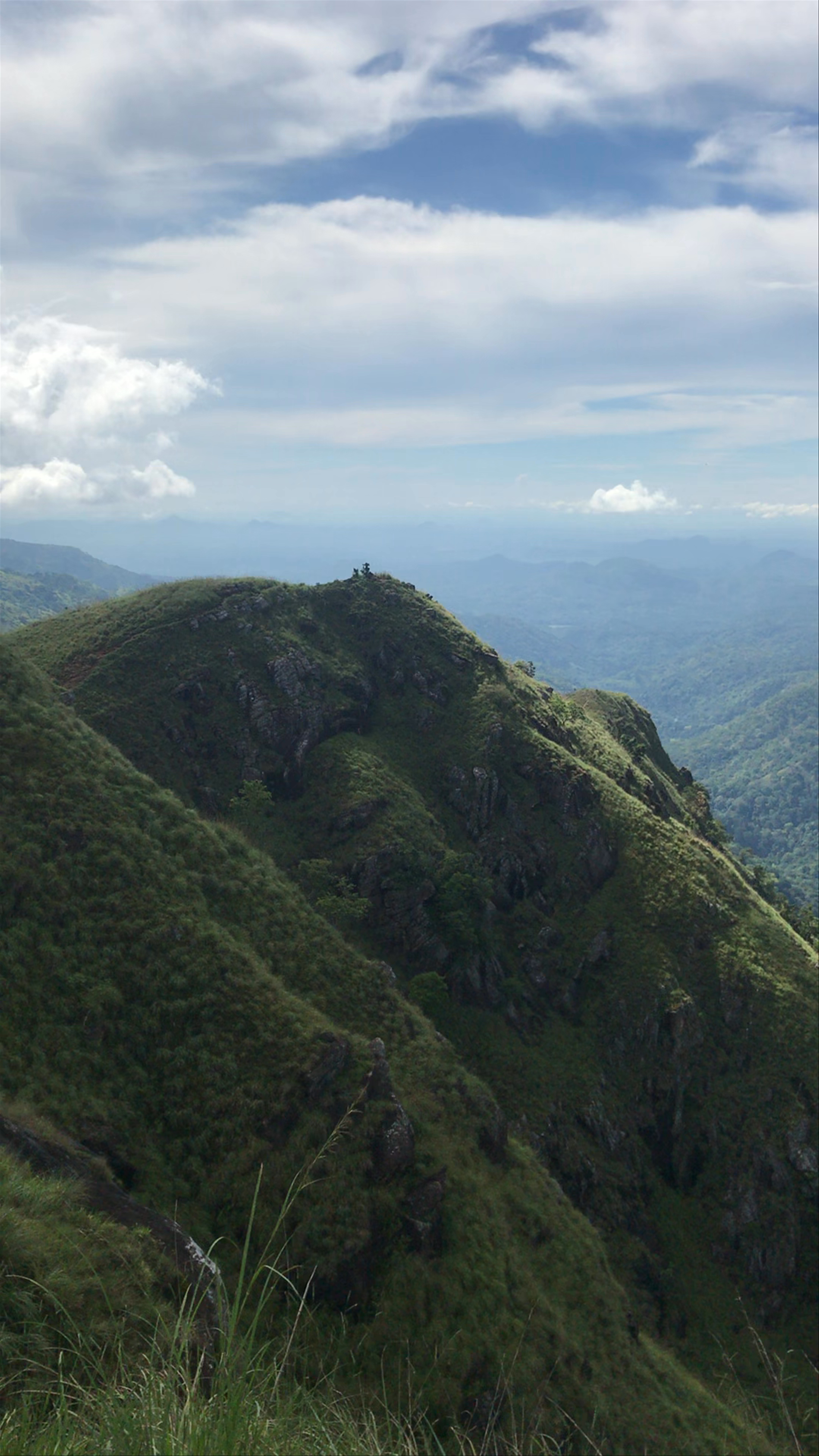 Little Adam's Peak: Breathtaking Views and Serene Hiking in Ella, Sri Lanka