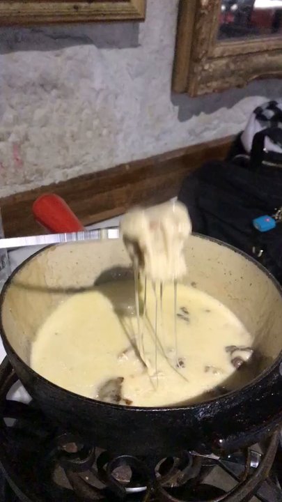 Heureux Comme Alexandre - Fondue Near Me - Paris, 75