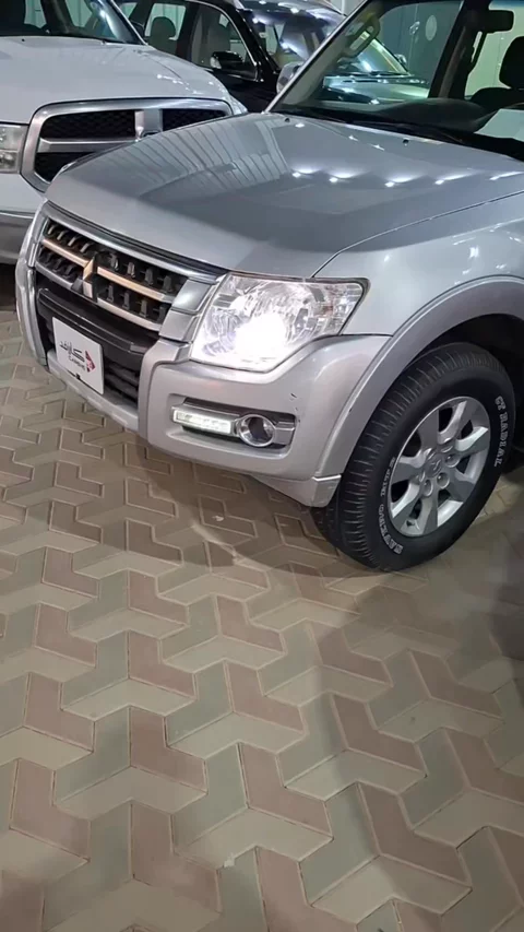 ميتسوبيشي باجيرو GLS-4Doors 2020