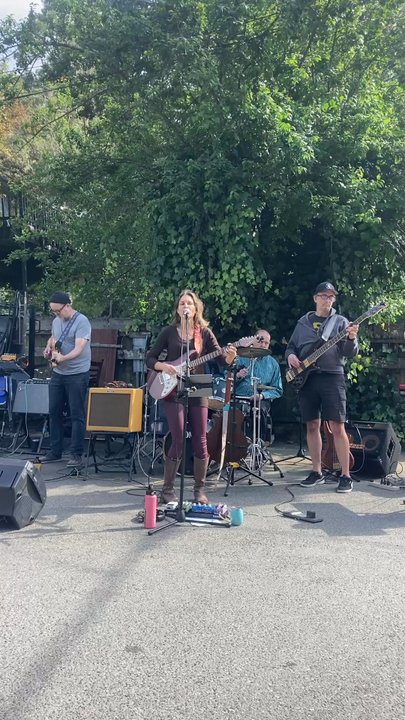 Taps And Takeout - Live music Sunday. - New American Near Me - Oakland, California