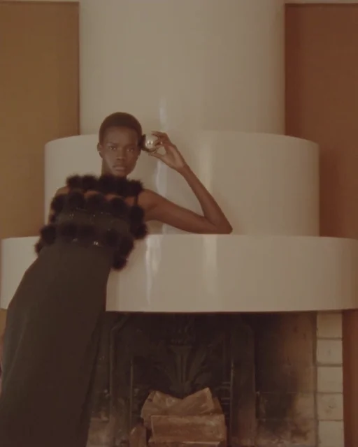 Givenchy - © Artlist