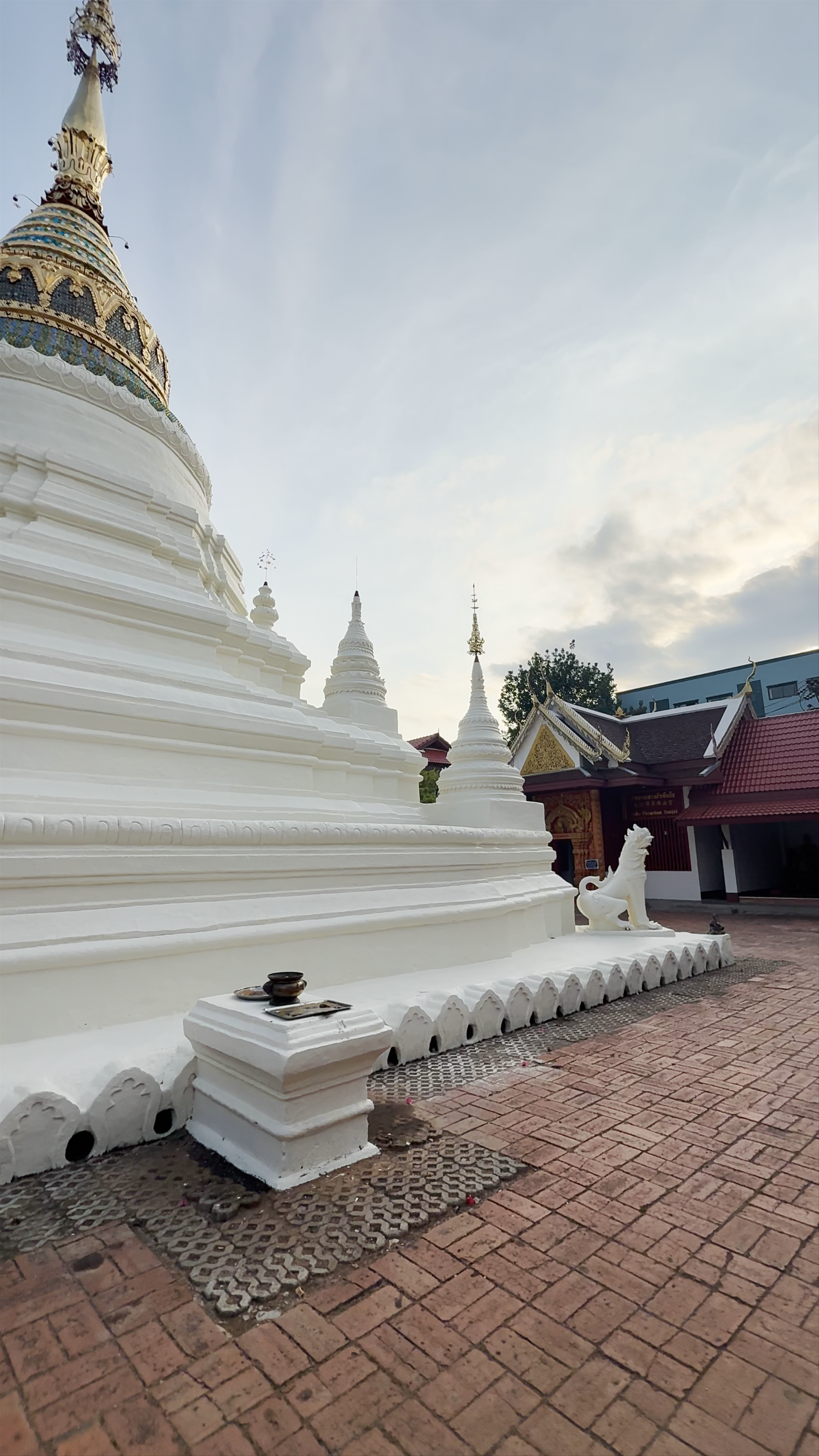 Wat Buppharam: Serene Temple Sanctuary in Chiang Mai