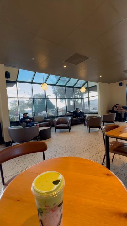 Starbucks - Coffee & Tea Near Me - Glendale, California