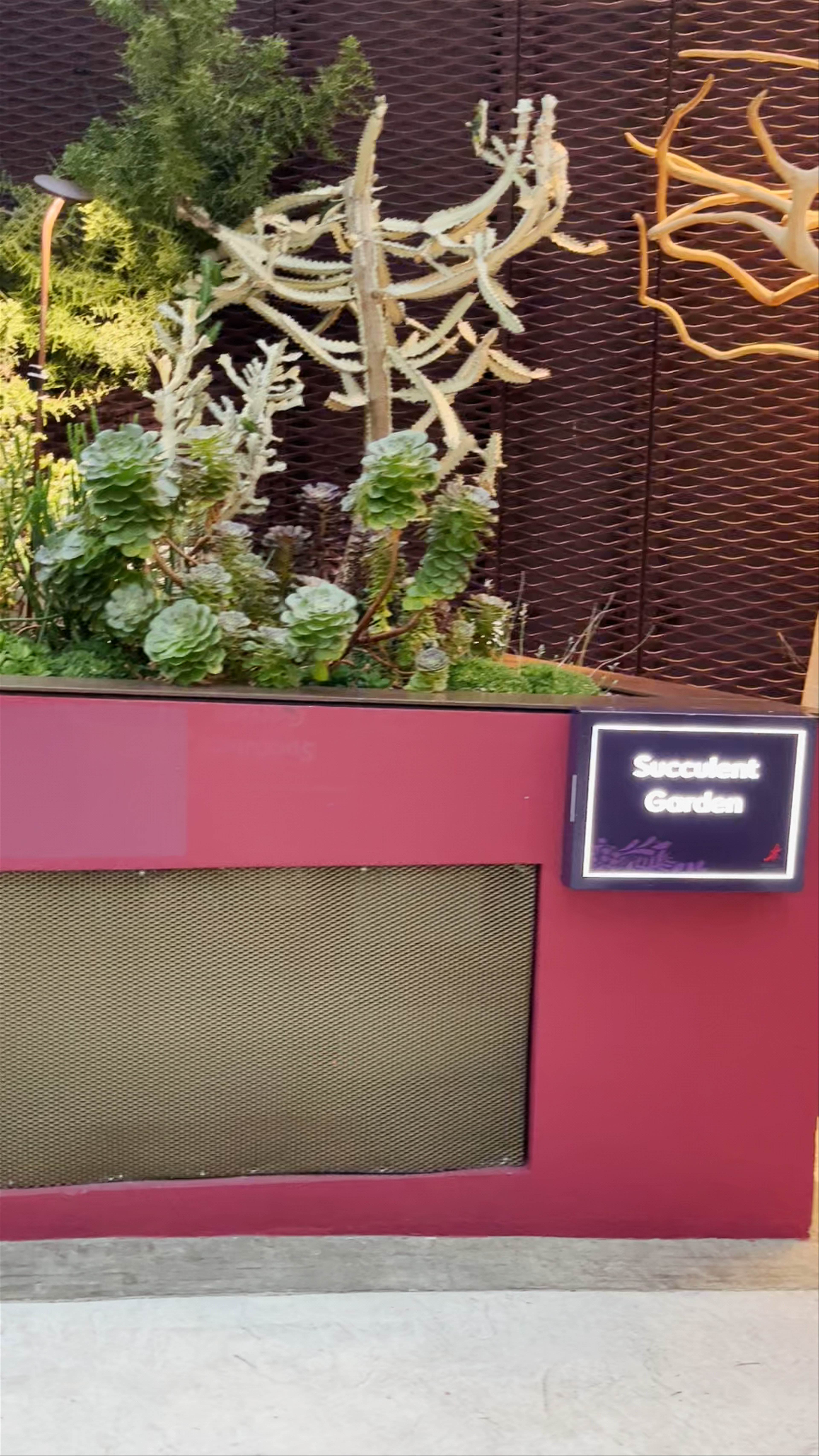 Marina Gardens Drive