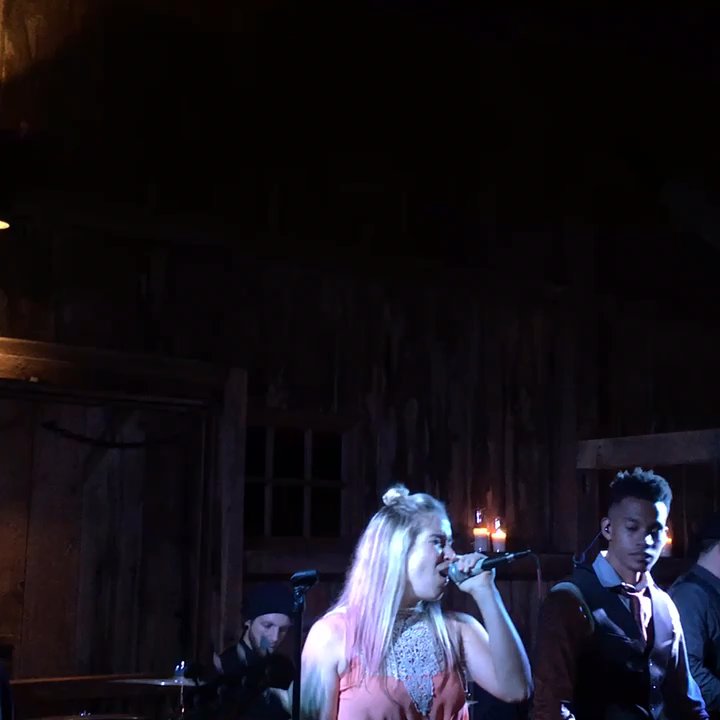 Modern Luxe - The best song to end a weeding or a night out...in my opinion. - Musicians Near Me - Bala Cynwyd, Pennsylvania