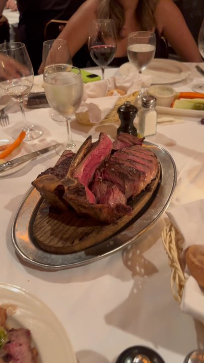 Keens Steakhouse - Steakhouses Near Me - New York, New York