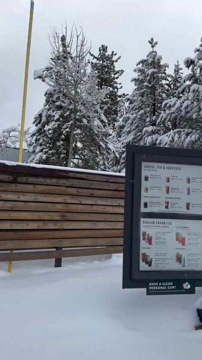 Starbucks - Beautiful snowy Starbucks! - Coffee & Tea Near Me - Truckee, California