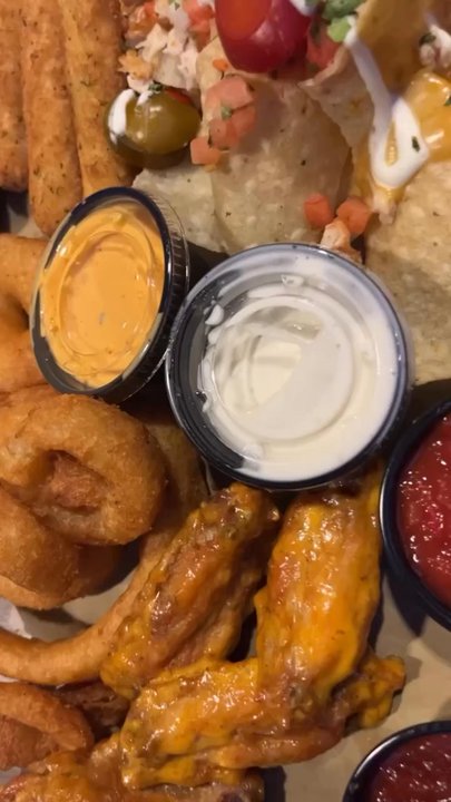 Buffalo Wild Wings - House Sampler - Chicken Wings Near Me - Wethersfield, Connecticut
