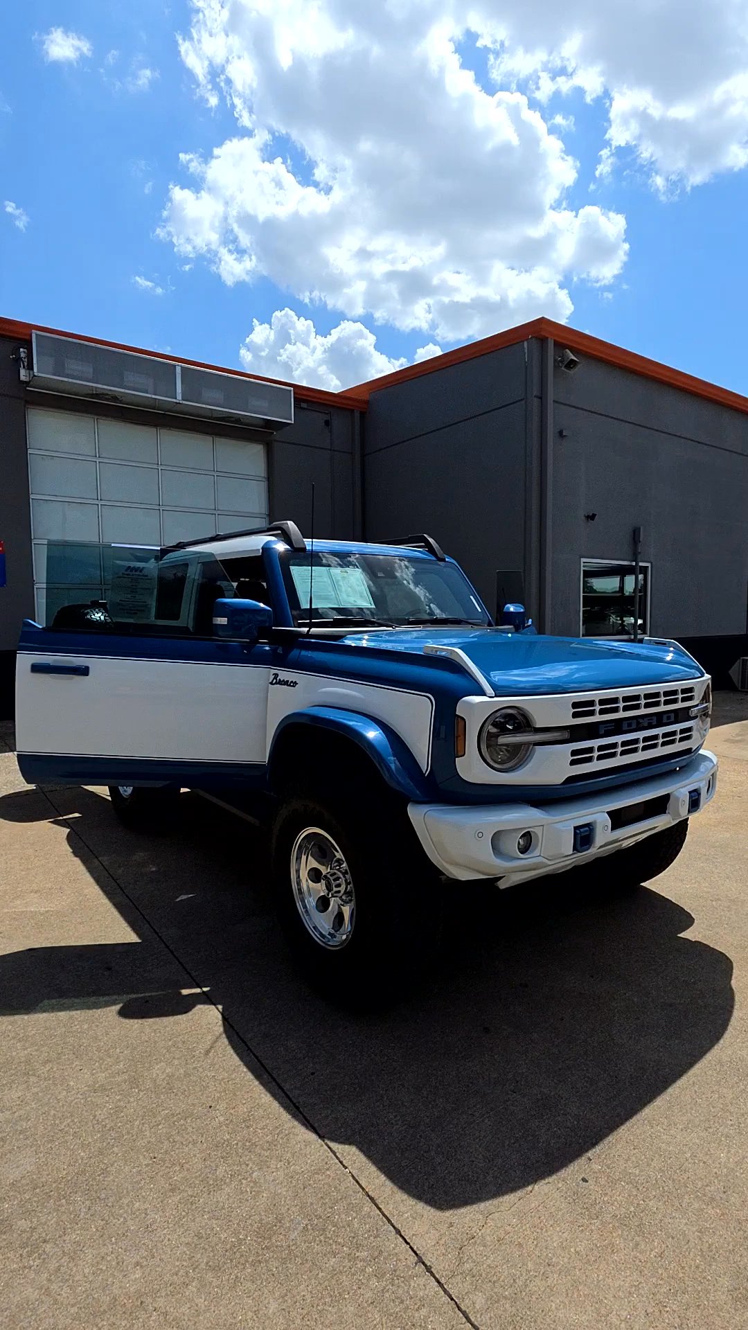 Lifted Trucks - #TX10545 - 2024 Ford Bronco Heritage Limited Edition