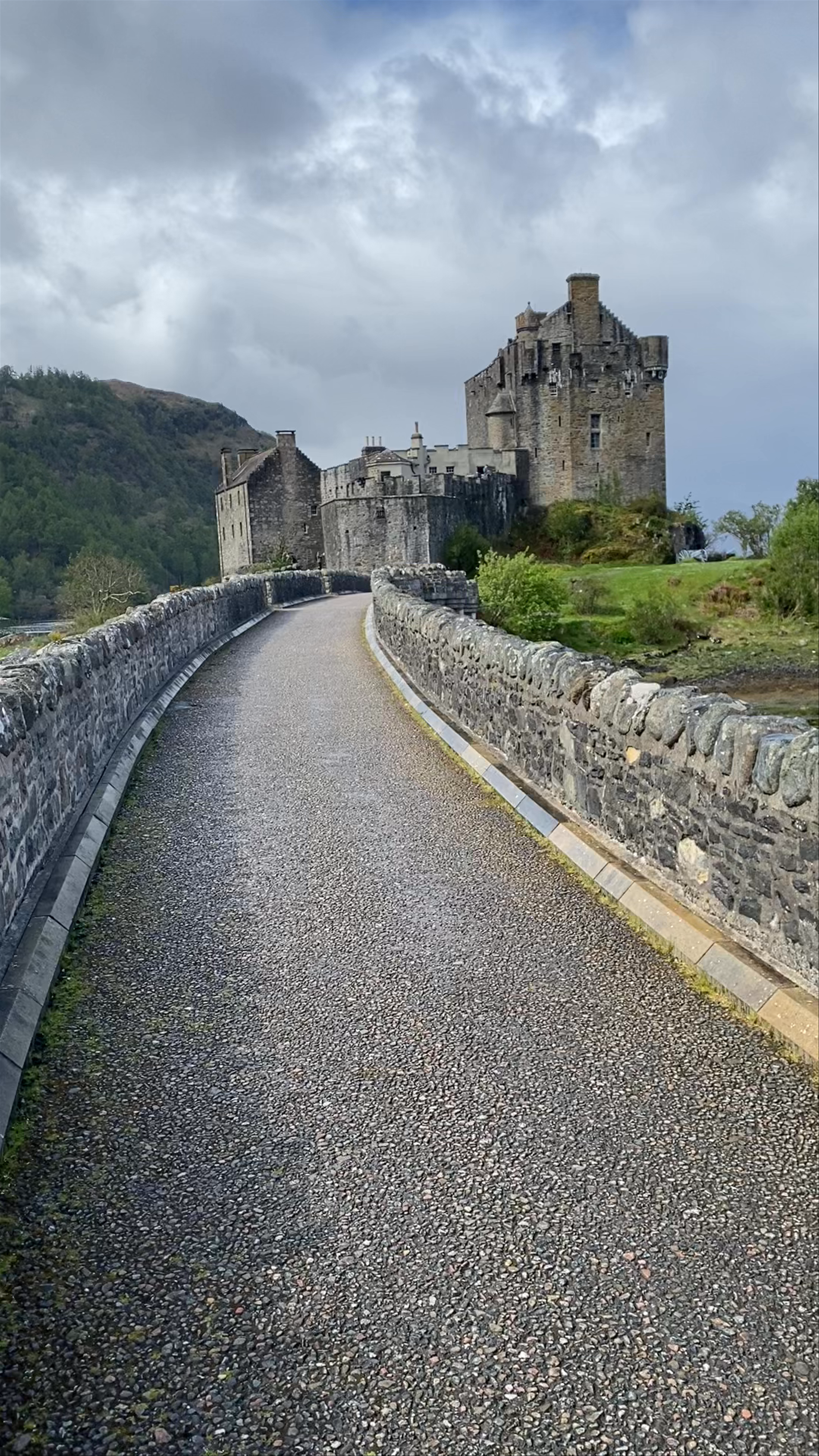 Eilean Donan Castle: Mystical Highland Fortress in Scotland