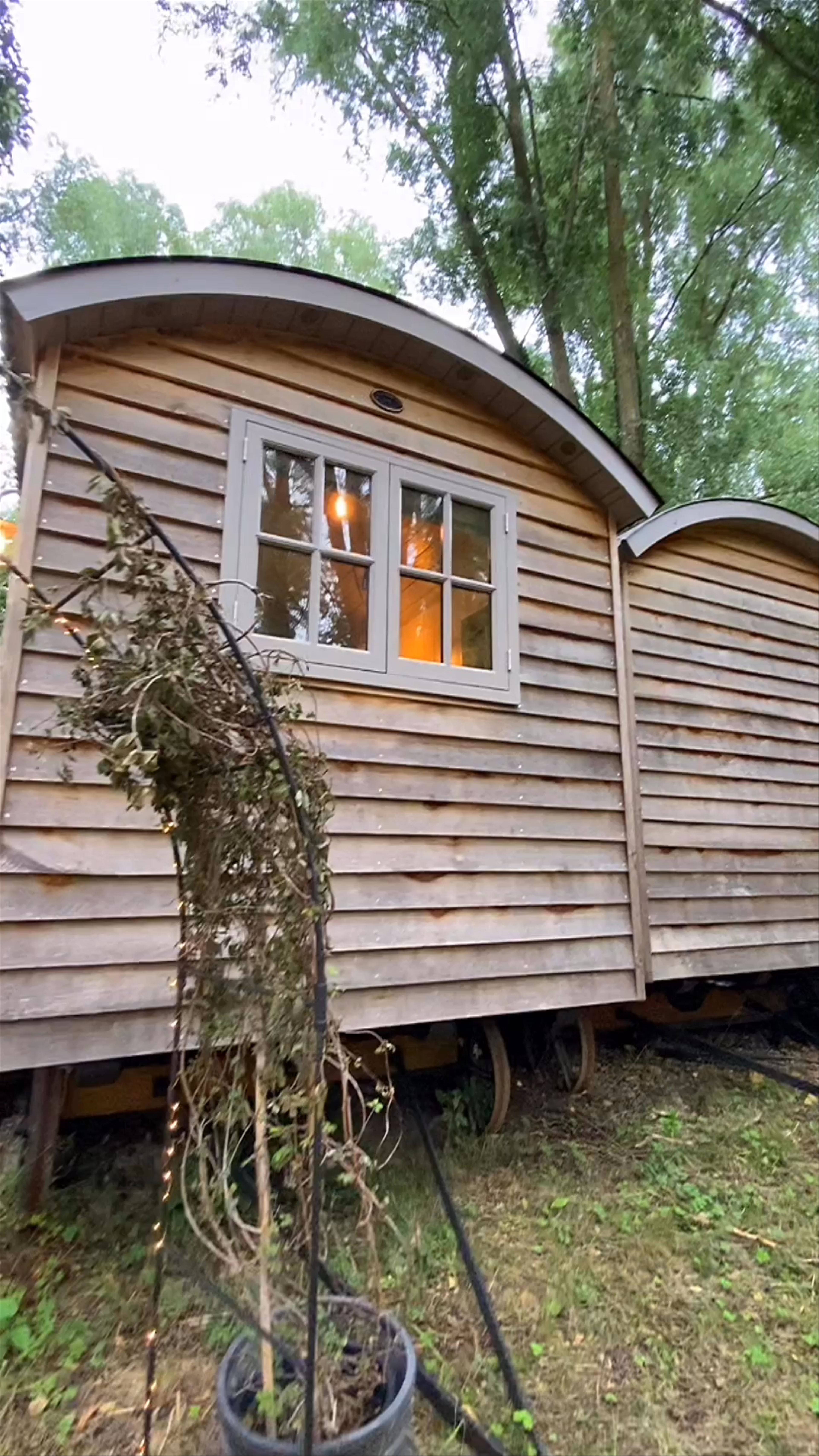Charming Woodland Stay at The Fish Hotel, Broadway, UK