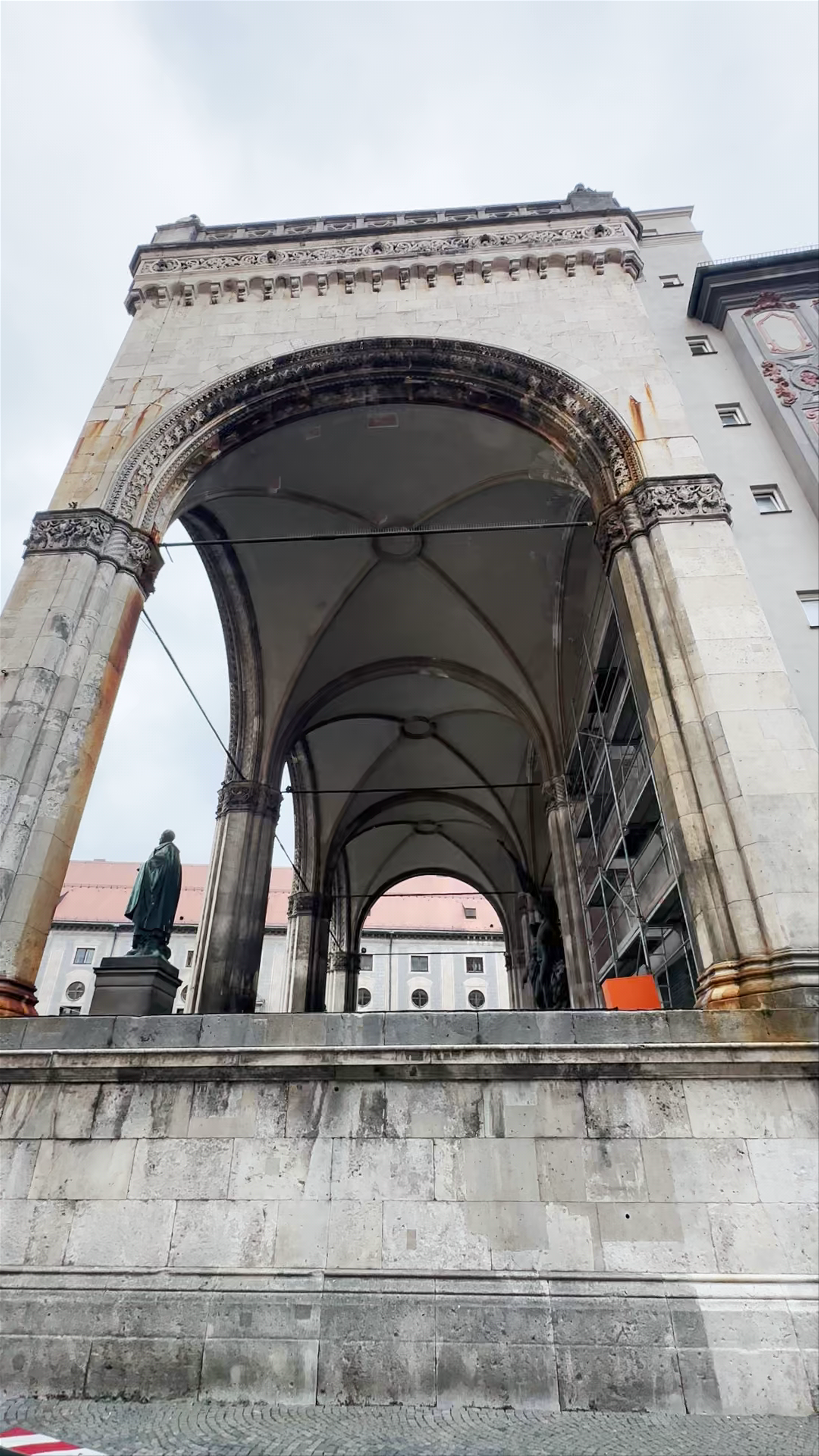 Feldherrnhalle: Majestic Historic Landmark in Munich’s Altstadt-Lehel
